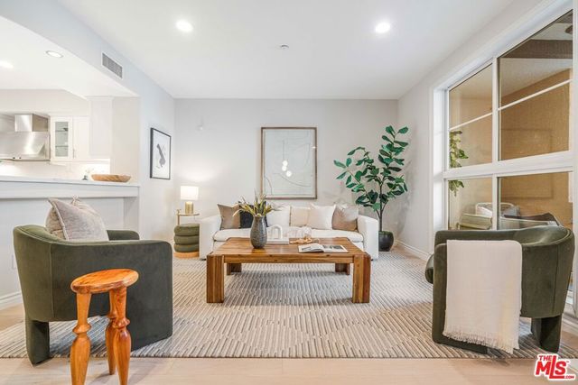 13031 Villosa Place 102, Playa Vista, CA 90094