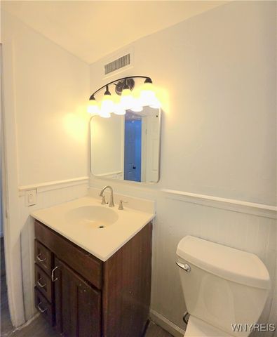 50 Strasbourg Drive Lower, Cheektowaga, NY 14227