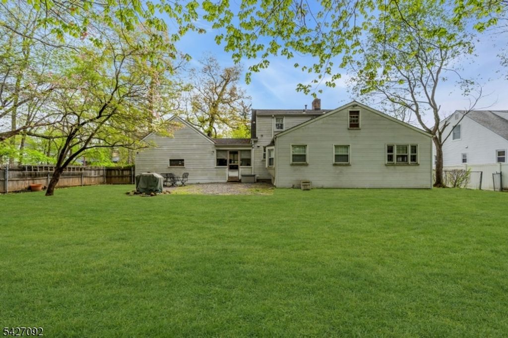 63 Cathedral Ave, Florham Park Boro, NJ 07932 — photo 3