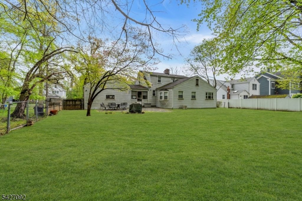 63 Cathedral Ave, Florham Park Boro, NJ 07932 — photo 4