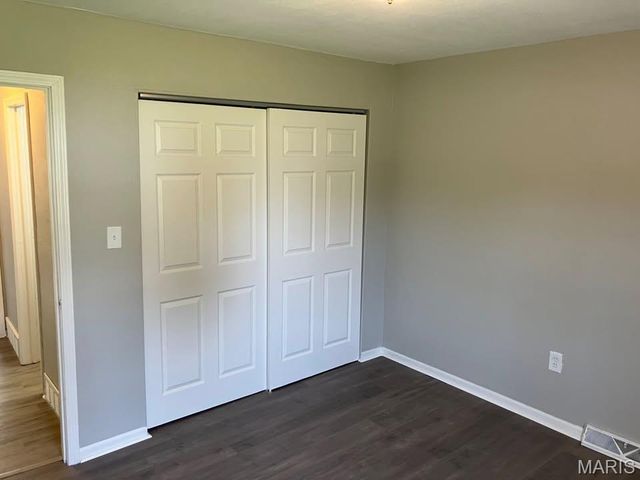 983 Riley Avenue, Alton, IL 62002