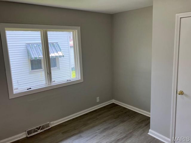 983 Riley Avenue, Alton, IL 62002