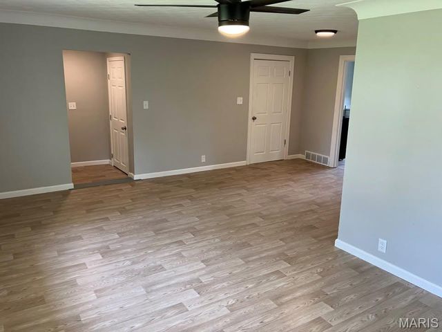 983 Riley Avenue, Alton, IL 62002