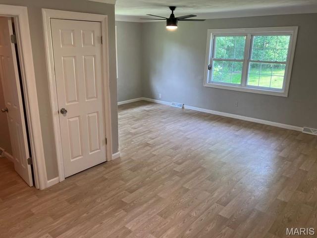 983 Riley Avenue, Alton, IL 62002