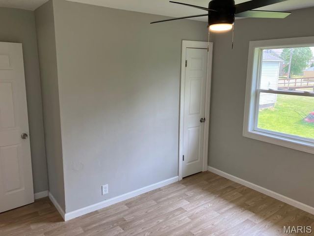 983 Riley Avenue, Alton, IL 62002