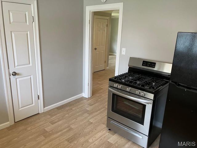 983 Riley Avenue, Alton, IL 62002