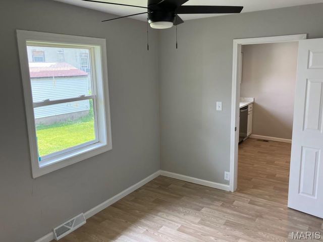 983 Riley Avenue, Alton, IL 62002