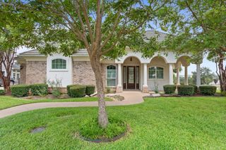 17002 Stonebriar Road, Woodway, TX 76712