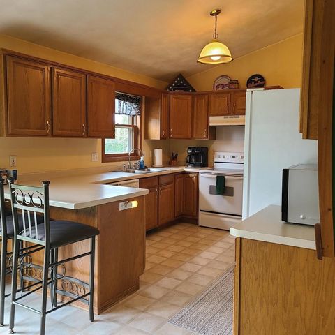 2165 DEER HAVEN DRIVE, Menasha, WI 54952