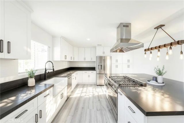 1920 E Barkley, Orange, CA 92867