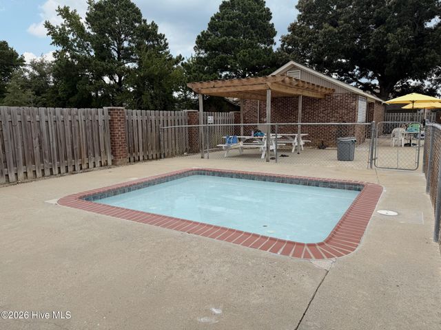 1861 Quail Ridge Road D, Greenville, NC 27858