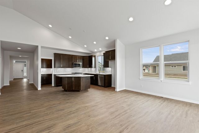 12225 N VALENCIA Ave, Spokane, WA 99218