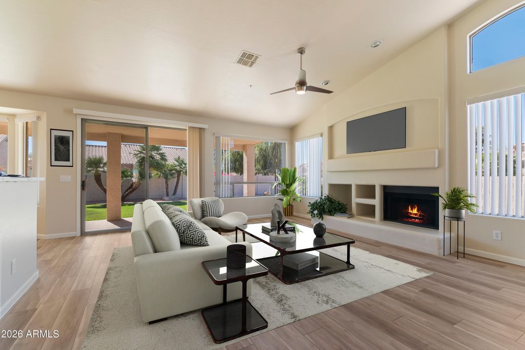 Image 13 of property listing at 10023 E JANICE Way, Scottsdale, AZ 85260