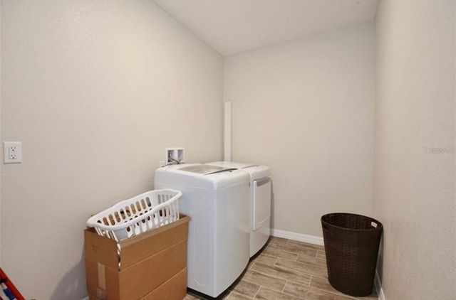 492 PINECREST LOOP, Davenport, FL 33837