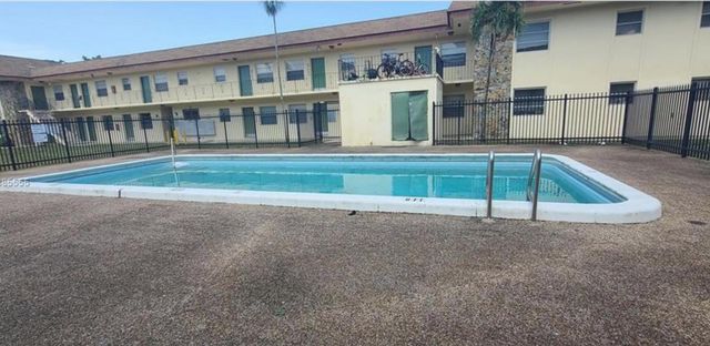 4800 NW 24th Court D214, Lauderdale Lakes, FL 33313