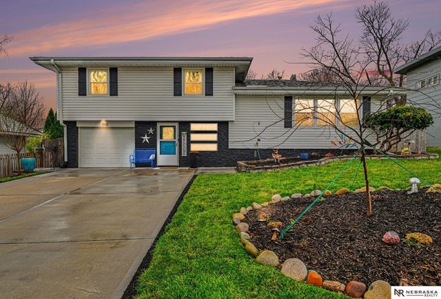 1118 Kingston Avenue, Bellevue, NE 68005