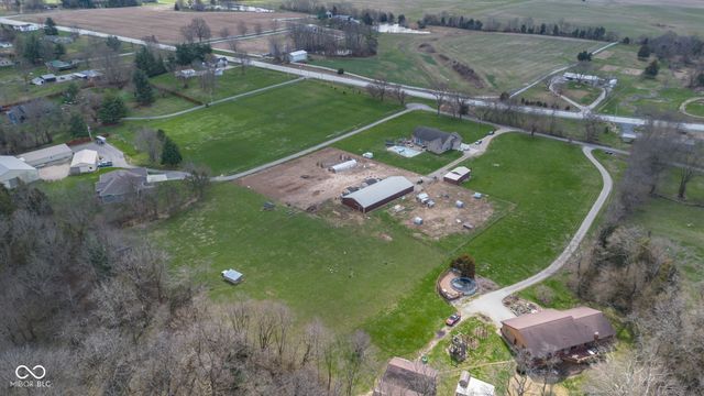 16310 E Main Street, Columbus, IN 47203