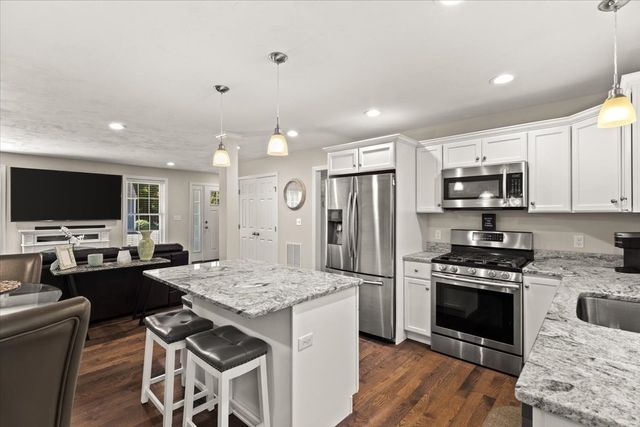 2 Milenas Path 2, Middleboro, MA 02346