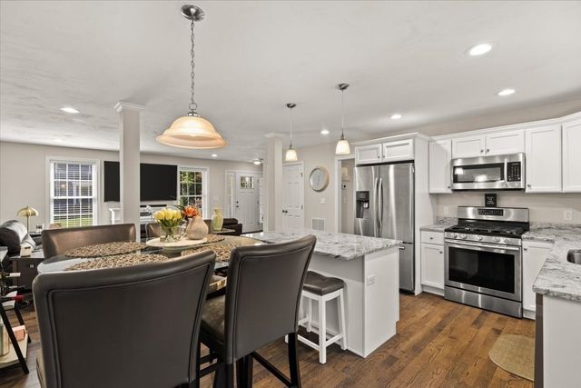 2 Milenas Path 2, Middleboro, MA 02346