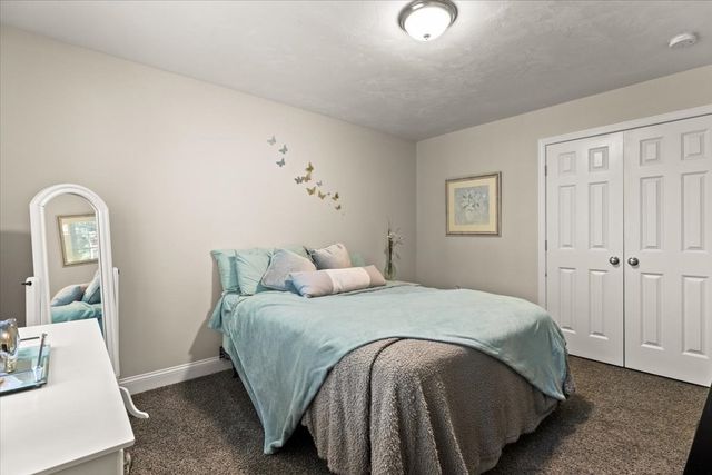 2 Milenas Path 2, Middleboro, MA 02346