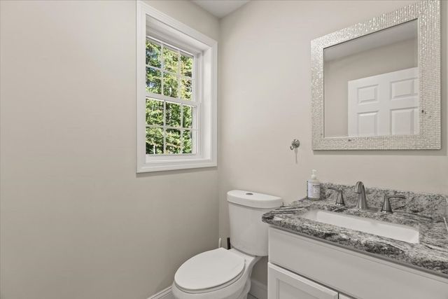 2 Milenas Path 2, Middleboro, MA 02346