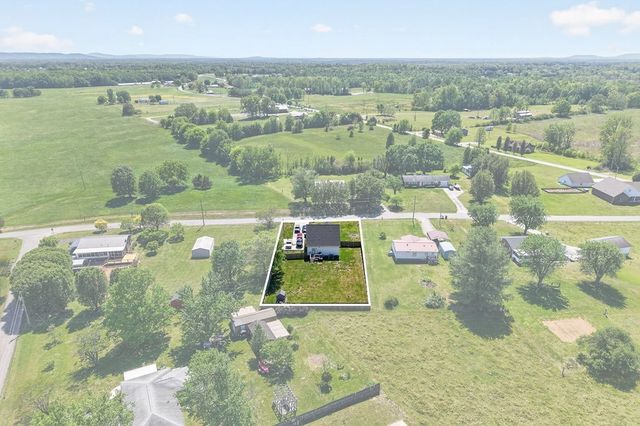 7240 Old Smithville Hwy, S, Sparta, TN 38583