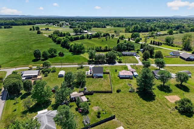 7240 Old Smithville Hwy, S, Sparta, TN 38583
