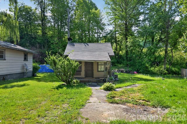 44 Dragonfly Lane, Whittier, NC 28789