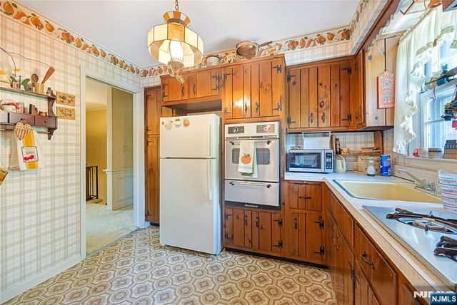 156 Cedar Avenue, Hackensack, NJ 07601