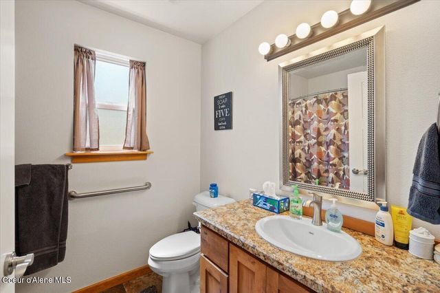 32811 N 14th AVE, Spirit Lake, ID 83869