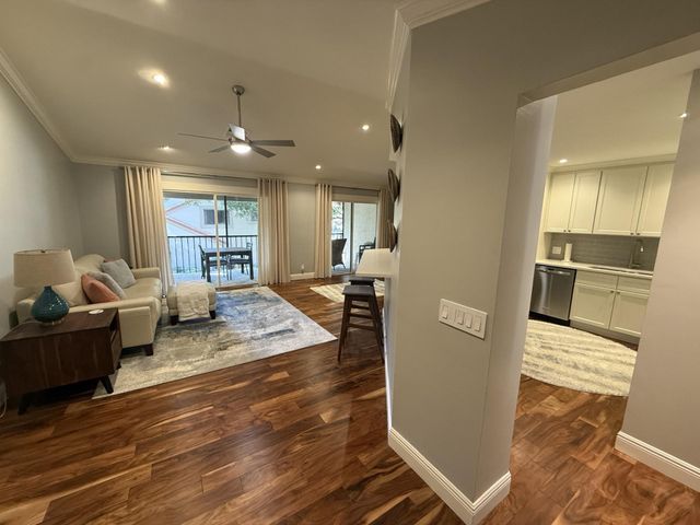 5560 Coach House Cir C, Boca Raton, FL 33486