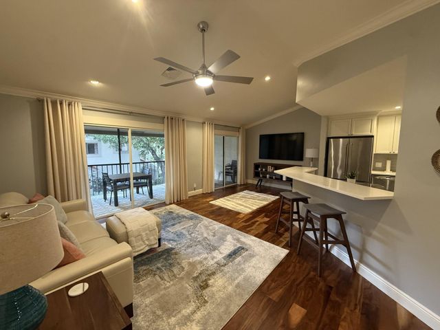 5560 Coach House Cir C, Boca Raton, FL 33486