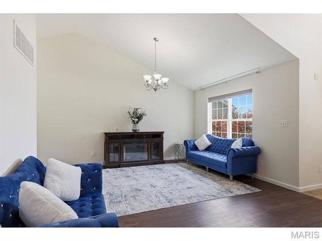 255 Winding Bluffs Court, Fenton, MO 63026
