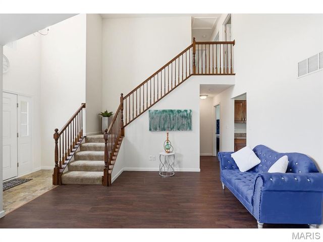255 Winding Bluffs Court, Fenton, MO 63026