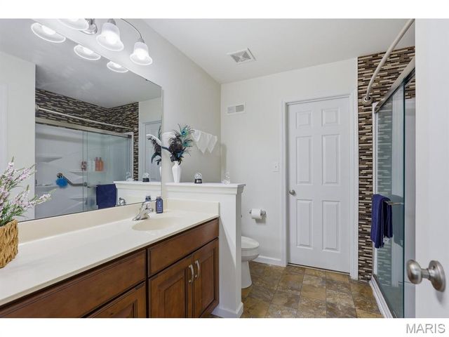 255 Winding Bluffs Court, Fenton, MO 63026
