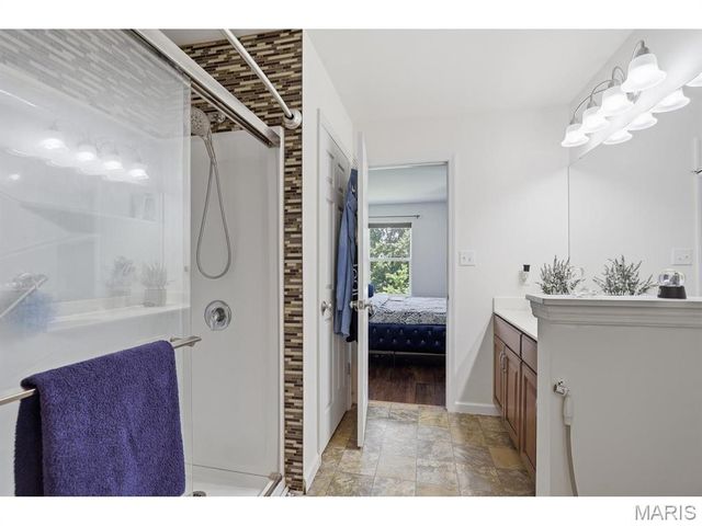 255 Winding Bluffs Court, Fenton, MO 63026