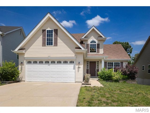 255 Winding Bluffs Court, Fenton, MO 63026