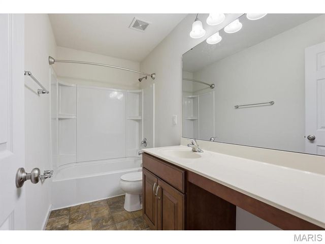 255 Winding Bluffs Court, Fenton, MO 63026