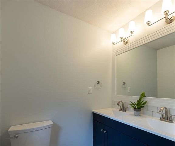 20 Lincoln Drive, North Smithfield, RI 02896