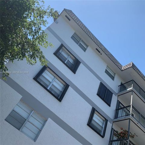 8950 NE 8th Ave 506, Miami, FL 33138