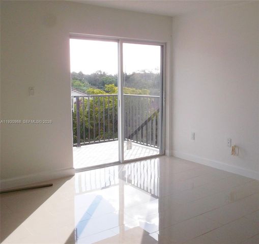 8950 NE 8th Ave 506, Miami, FL 33138