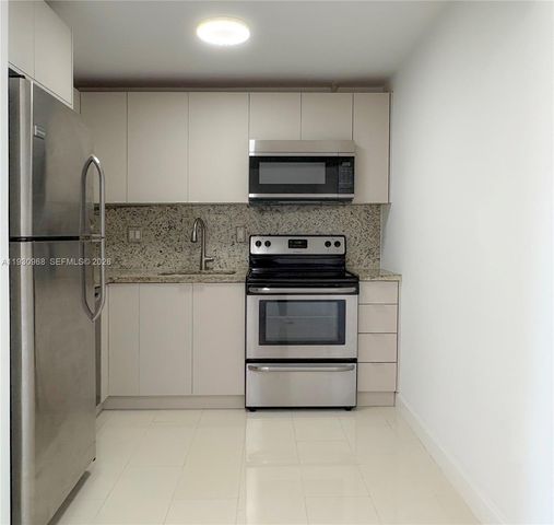 8950 NE 8th Ave 506, Miami, FL 33138