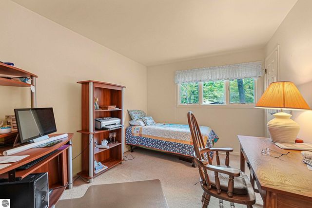 100 Maple Avenue, Frankfort, MI 49635