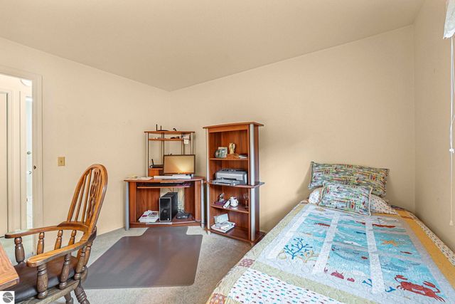 100 Maple Avenue, Frankfort, MI 49635