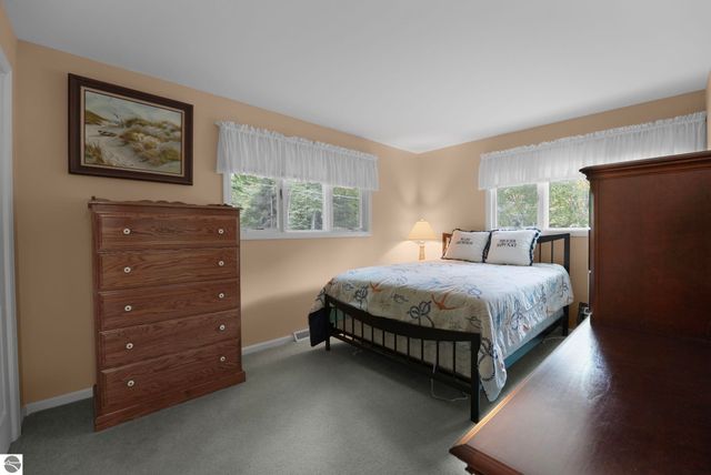 100 Maple Avenue, Frankfort, MI 49635