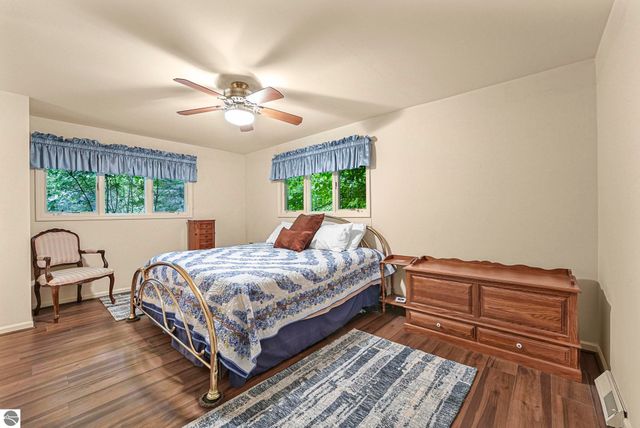 100 Maple Avenue, Frankfort, MI 49635