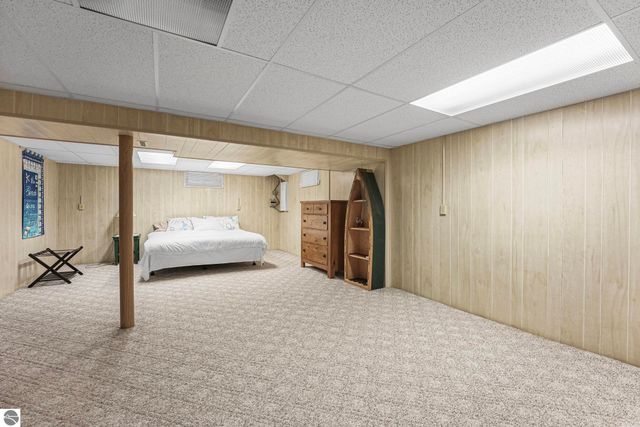 100 Maple Avenue, Frankfort, MI 49635