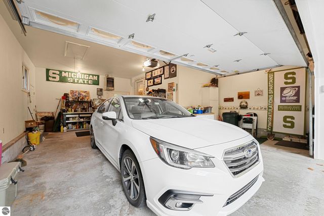 100 Maple Avenue, Frankfort, MI 49635