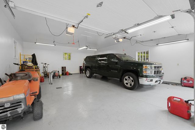 100 Maple Avenue, Frankfort, MI 49635