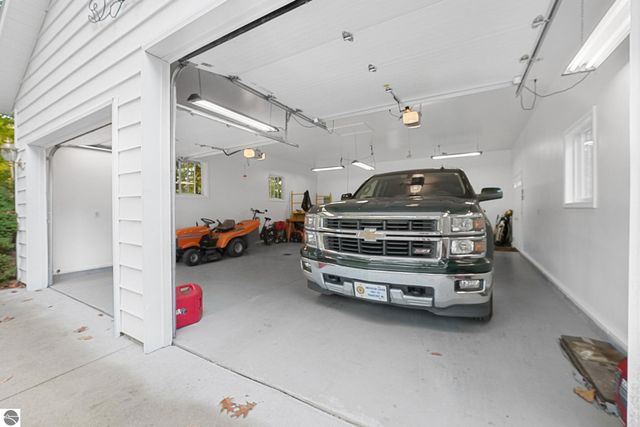 100 Maple Avenue, Frankfort, MI 49635